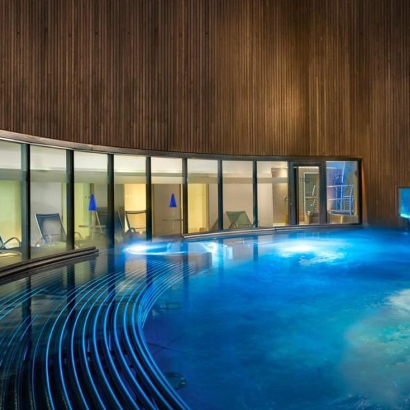 5 * EDINBURGH XMAS MINI BREAK FOR 2 & £500 SPENDING MONEY